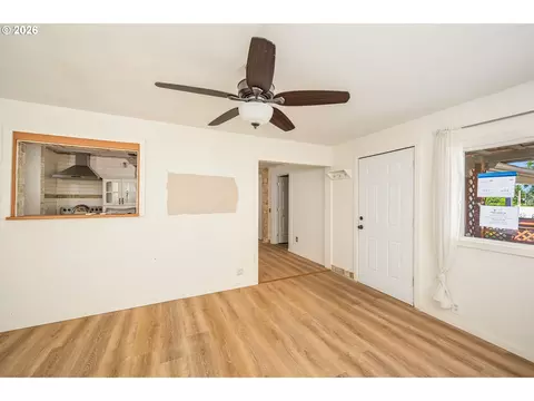 Living - 792 Clone Ave, Yoncalla, OR 97499 photo 2 of 6