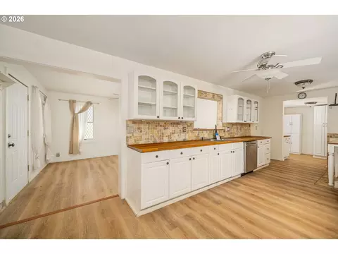 Kitchen - 792 Clone Ave, Yoncalla, OR 97499 photo 1 of 3