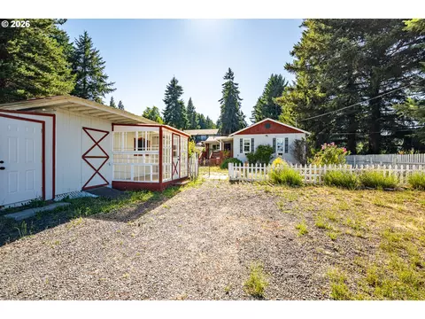 Exterior - 792 Clone Ave, Yoncalla, OR 97499 photo 6 of 9