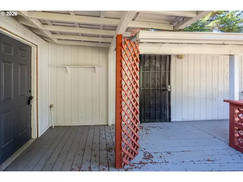 Exterior - 792 Clone Ave, Yoncalla, OR 97499 photo 8 of 9