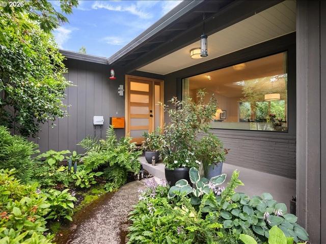 1525 SW 132nd Ave, Beaverton, OR 97005