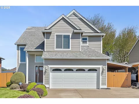 3804 12th St, Tillamook, OR 97141