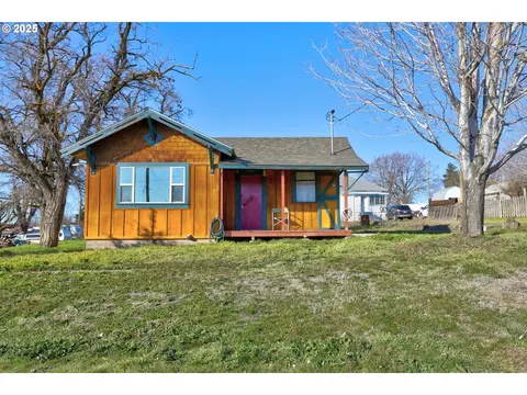 903 Davis St, Wasco, OR 97065