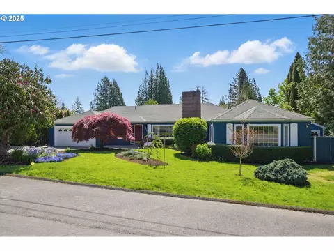6812 SW Canyon Crest Dr, Portland, OR 97225
