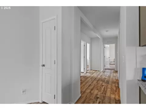 Entry Way - 1873 E Cedar St, Myrtle Point, OR 97458 photo 1 of 1