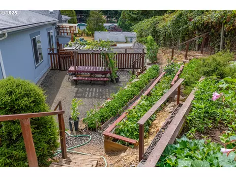 Exterior - 1873 E Cedar St, Myrtle Point, OR 97458 photo 1 of 6