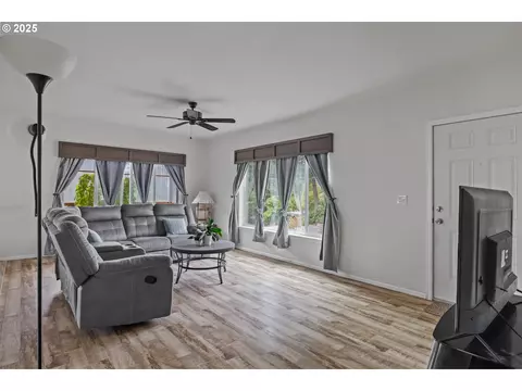 Living - 1873 E Cedar St, Myrtle Point, OR 97458 photo 2 of 2