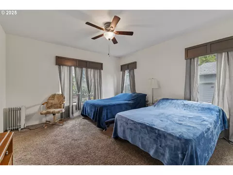 Bedroom - 1873 E Cedar St, Myrtle Point, OR 97458 photo 1 of 6