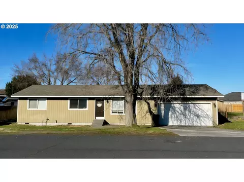 138 El Monte St, Umatilla, OR 97882