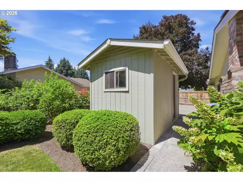 1761 Russet Dr, Eugene, OR 97401 photo 45
