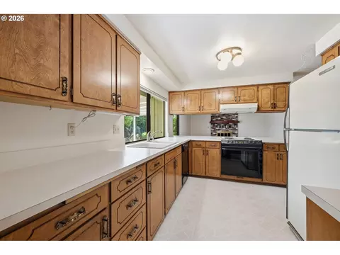 1761 Russet Dr, Eugene, OR 97401 photo 14