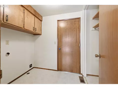 1761 Russet Dr, Eugene, OR 97401 photo 34