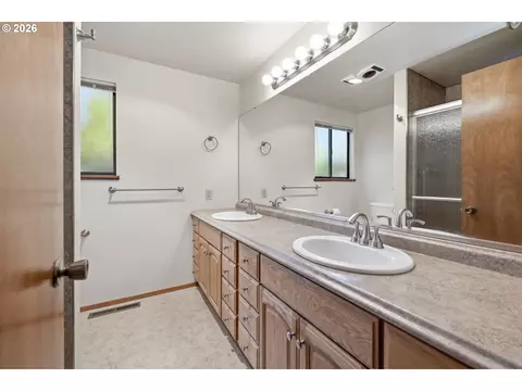 1761 Russet Dr, Eugene, OR 97401 photo 27
