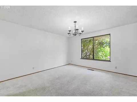 1761 Russet Dr, Eugene, OR 97401 photo 11