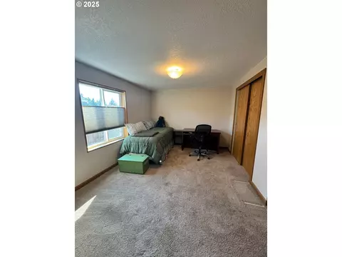 34749 Devonshire Dr, Eugene, OR 97405 photo 18