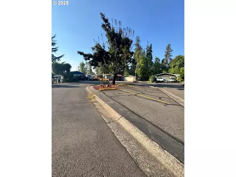 34749 Devonshire Dr, Eugene, OR 97405 photo 29