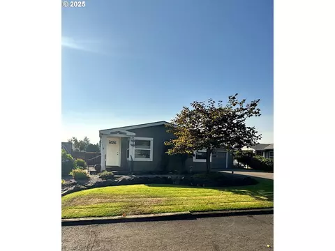 34749 Devonshire Dr, Eugene, OR 97405