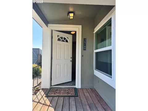 34749 Devonshire Dr, Eugene, OR 97405 photo 2