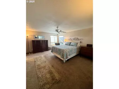 34749 Devonshire Dr, Eugene, OR 97405 photo 15