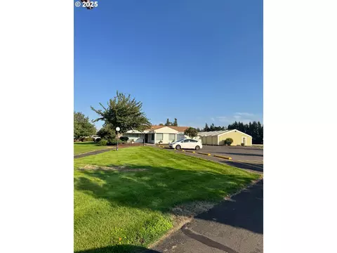 34749 Devonshire Dr, Eugene, OR 97405 photo 34