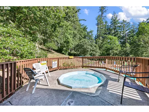 Exterior - 151 Treehill Loop, Eugene, OR 97405 photo 5 of 5