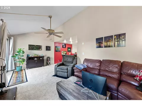 Living - 151 Treehill Loop, Eugene, OR 97405 photo 5 of 8