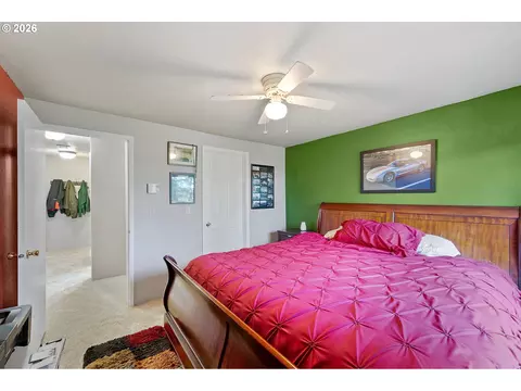 Bedroom - 151 Treehill Loop, Eugene, OR 97405 photo 4 of 4