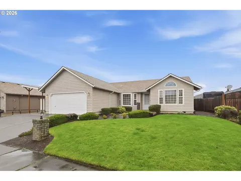 2337 Loch Dr, Springfield, OR 97477