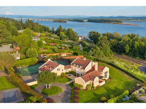 8703 SE Porter Cir, Vancouver, WA 98664