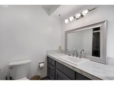 Bath - 2530 SW 23rd St, Gresham, OR 97080 photo 1 of 3