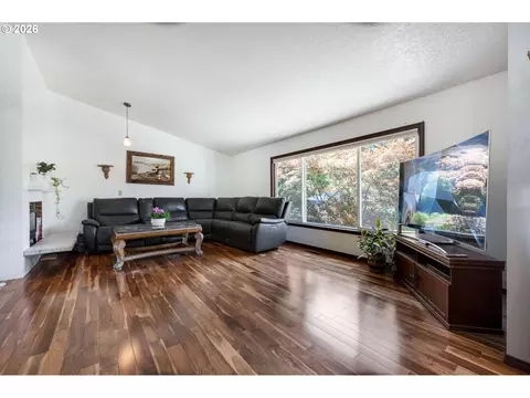 Living - 2530 SW 23rd St, Gresham, OR 97080 photo 1 of 2