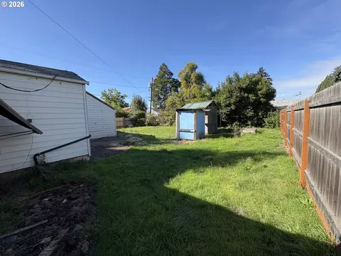 Exterior - 740 14th St, Springfield, OR 97477 photo 3 of 3