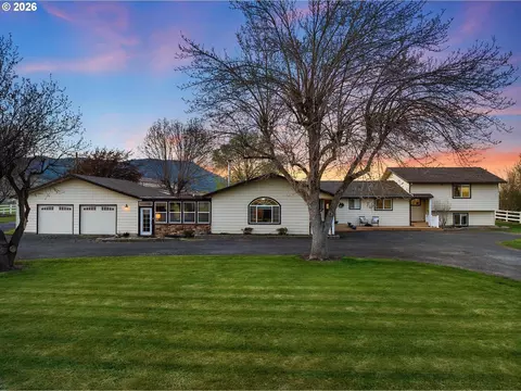 62839 Fruitdale Ln, La Grande, OR 97850