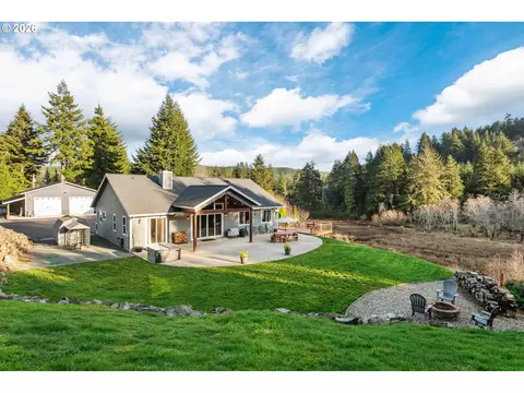 92735 Boots Dr, Coos Bay, OR 97420
