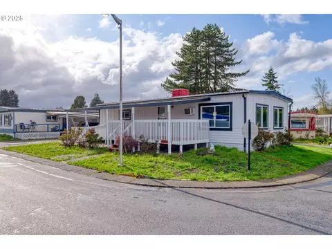 4413 Essex St, Salem, OR 97317