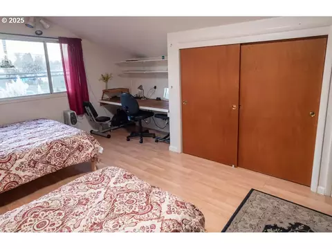 Other - 207 W D St, Springfield, OR 97477 photo 5 of 6