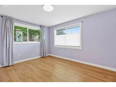 Bedroom - 207 W D St, Springfield, OR 97477 photo 6 of 6