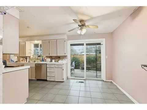 Kitchen - 207 W D St, Springfield, OR 97477 photo 5 of 5
