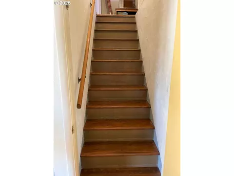 Entry Way - 207 W D St, Springfield, OR 97477 photo 1 of 1