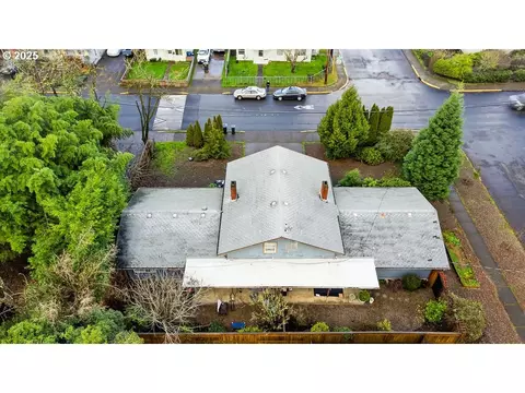 View/Area - 207 W D St, Springfield, OR 97477 photo 2 of 4