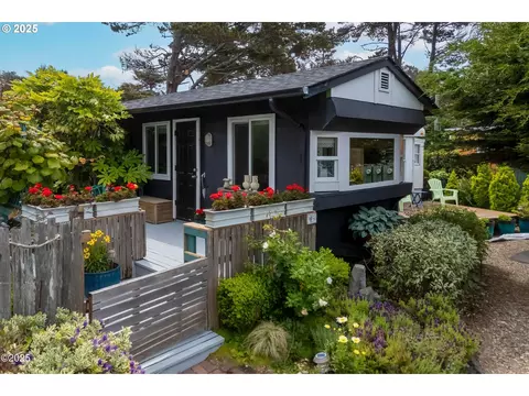 4875 N Highway 101 #11, Depoe Bay, OR 97341