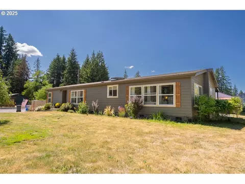 165 NW 8th Pl, Mill City, OR 97360