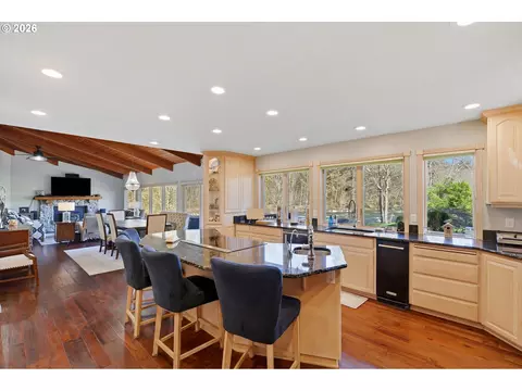 Kitchen - 55775 E Highway 26, Sandy, OR 97055 photo 4 of 4
