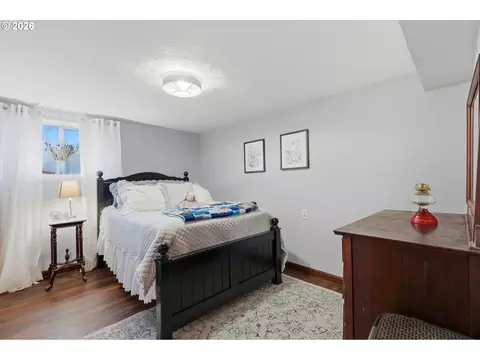 Bedroom - 55775 E Highway 26, Sandy, OR 97055 photo 4 of 5