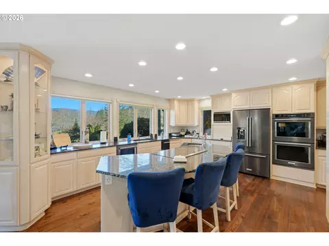 Kitchen - 55775 E Highway 26, Sandy, OR 97055 photo 1 of 4