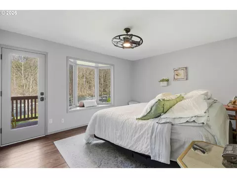 Bedroom - 55775 E Highway 26, Sandy, OR 97055 photo 1 of 5