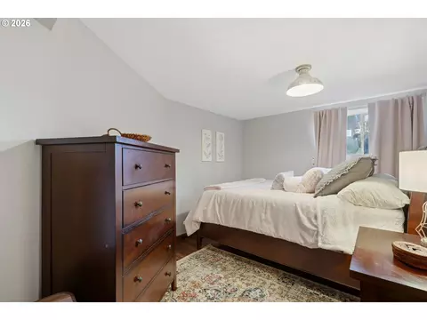 Bedroom - 55775 E Highway 26, Sandy, OR 97055 photo 3 of 5