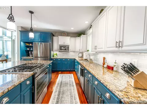 Kitchen - 2631 Park Forest Dr, Eugene, OR 97405 photo 2 of 5