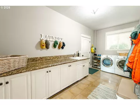 Other - 2631 Park Forest Dr, Eugene, OR 97405 photo 3 of 10