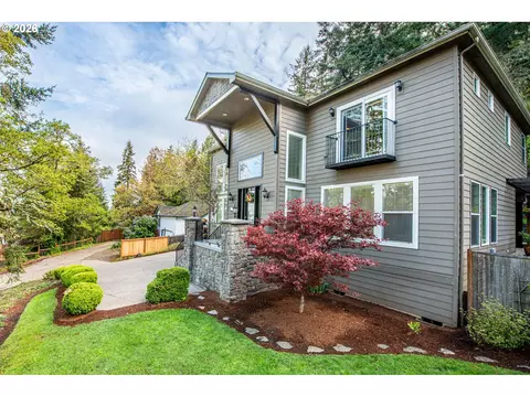 Exterior - 2631 Park Forest Dr, Eugene, OR 97405 photo 4 of 10